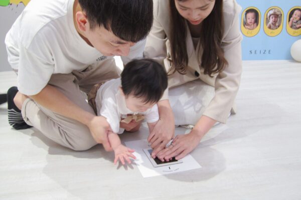 {"ARInfo":{"IsUseAR":false},"Version":"1.0.0","MakeupInfo":{"IsUseMakeup":false},"FaceliftInfo":{"IsChangeEyeLift":false,"IsChangeFacelift":false,"IsChangePostureLift":false,"IsChangeNose":false,"IsChangeFaceChin":false,"IsChangeMouth":false,"IsChangeThinFace":false},"BeautyInfo":{"SwitchMedicatedAcne":false,"IsAIBeauty":false,"IsBrightEyes":false,"IsSharpen":false,"IsOldBeauty":false,"IsReduceBlackEyes":false},"HandlerInfo":{"AppName":2},"FilterInfo":{"IsUseFilter":false}}